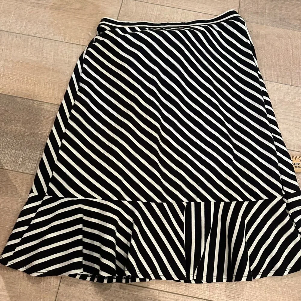 TALBOTS WOMENS BLACK AND WHITE STRIPE SKIRT XS